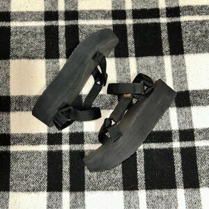 Teva Universal Flatform Sandal in Black